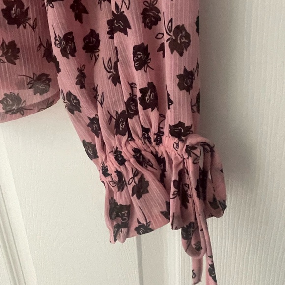 H&M Ruffle Detail Printed Blouse - Picture 2 of 8